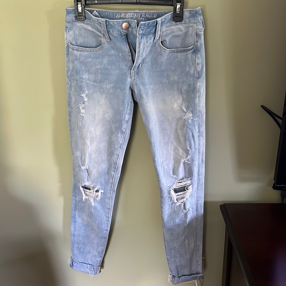 American Eagle Super Super Stretch Straight Leg Distressed Ripped Jeans. Size 10